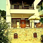 Nina Apartment *